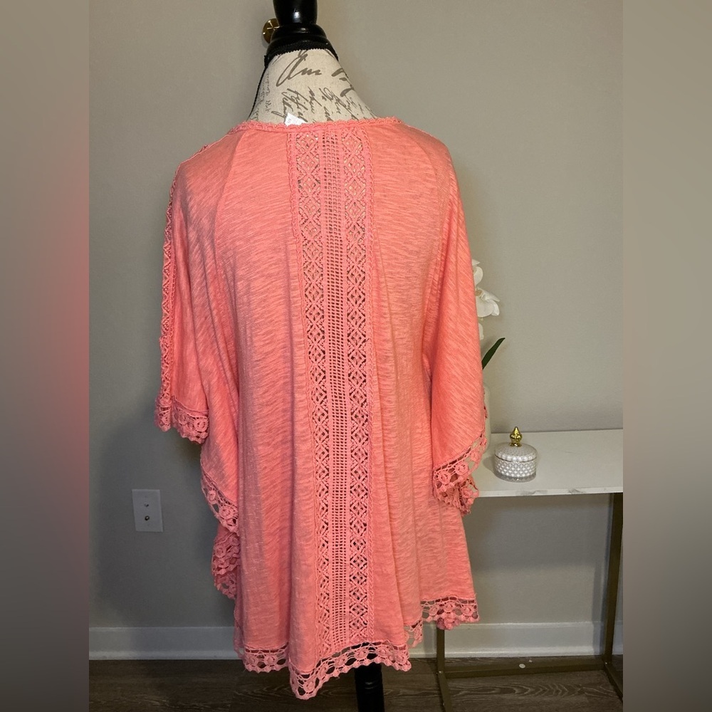 Women's Pink Lace Trim Top - Picture 2 of 6